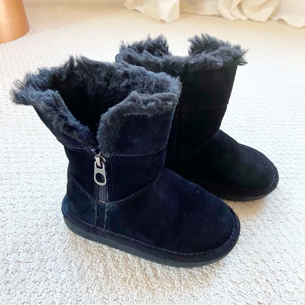 Koolaburra by Ugg black fur lined boots